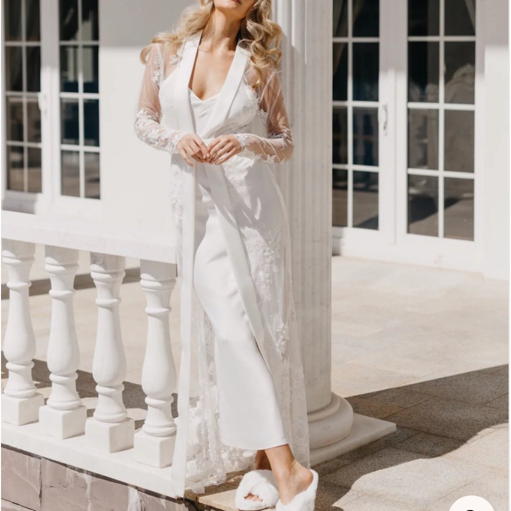 Le Rose Pearl Bridal Lace Maxi Robe Size XL